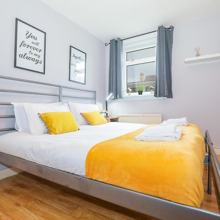 إدنبرة Beautiful 4 Bedroom Cottage - Ideal Location - Free Parking المظهر الخارجي الصورة