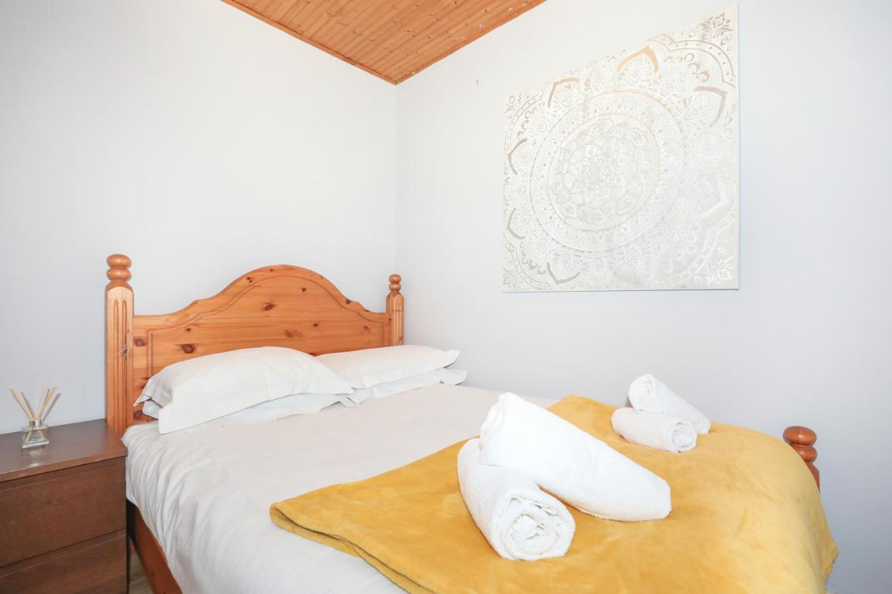 إدنبرة Beautiful 4 Bedroom Cottage - Ideal Location - Free Parking المظهر الخارجي الصورة