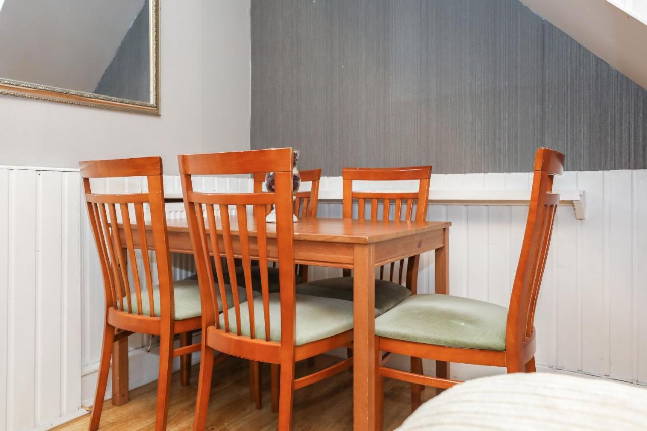 إدنبرة Beautiful 4 Bedroom Cottage - Ideal Location - Free Parking المظهر الخارجي الصورة