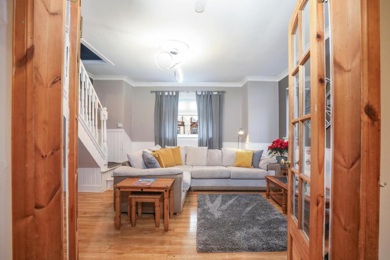 إدنبرة Beautiful 4 Bedroom Cottage - Ideal Location - Free Parking المظهر الخارجي الصورة