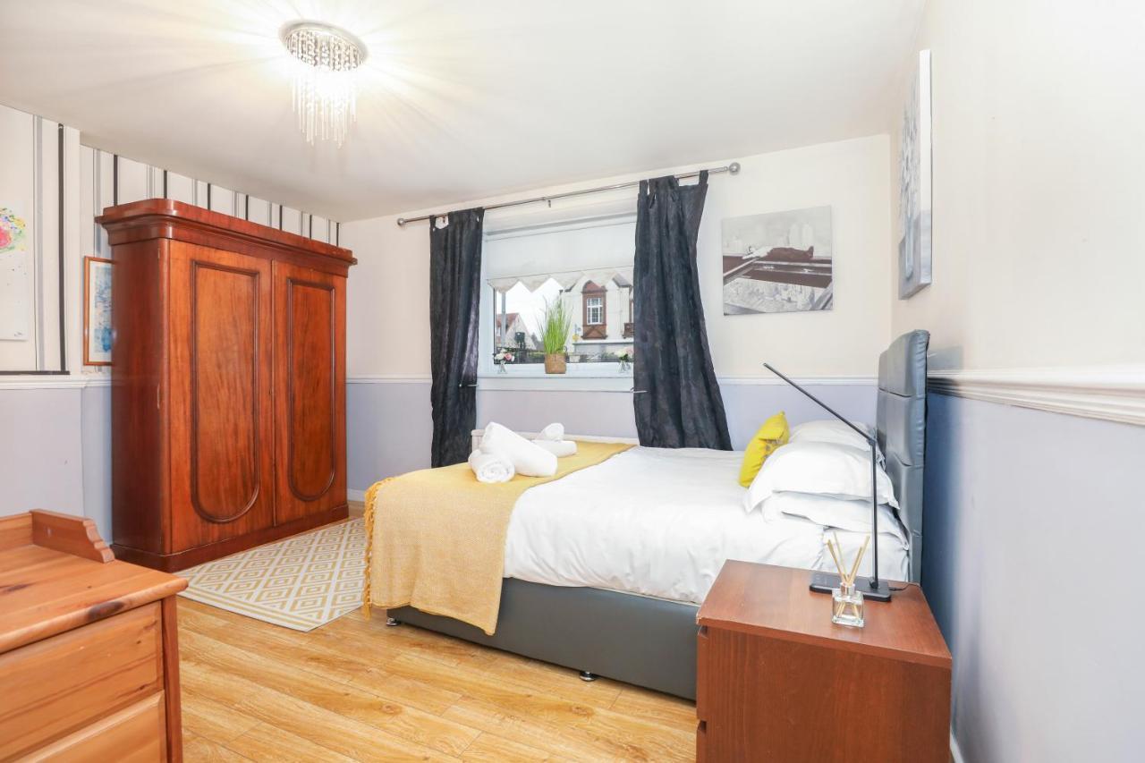 إدنبرة Beautiful 4 Bedroom Cottage - Ideal Location - Free Parking المظهر الخارجي الصورة