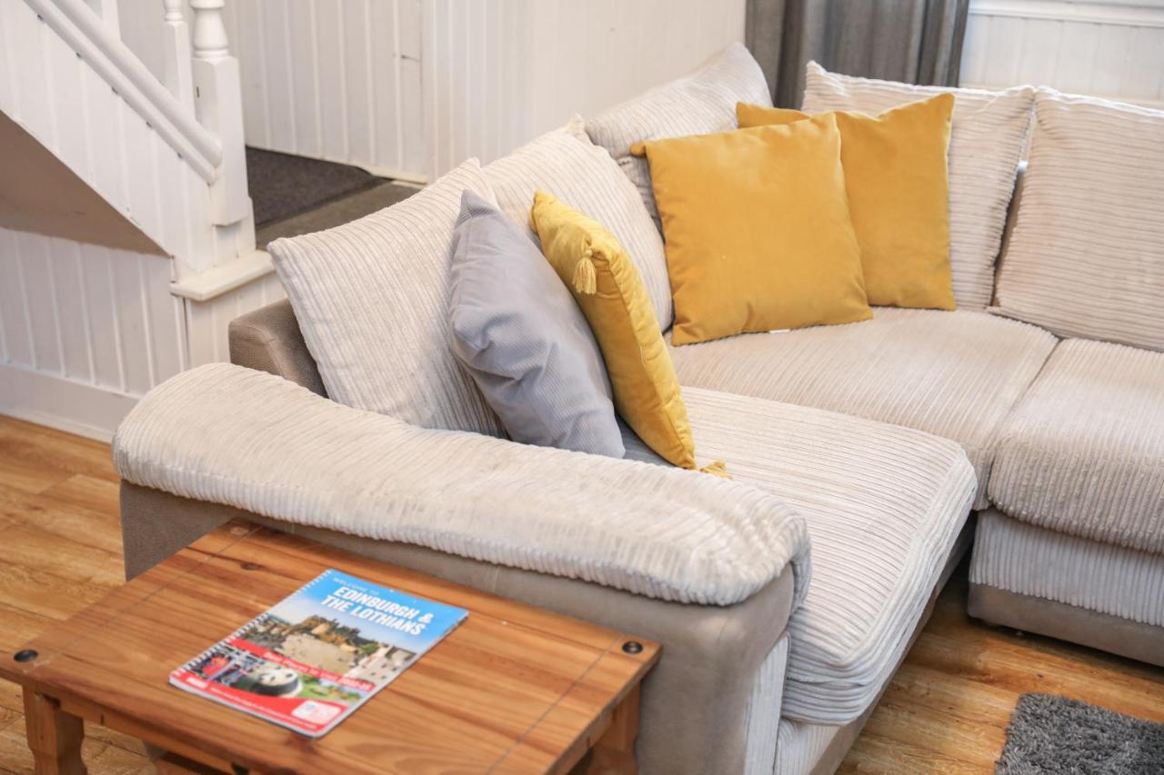 إدنبرة Beautiful 4 Bedroom Cottage - Ideal Location - Free Parking المظهر الخارجي الصورة