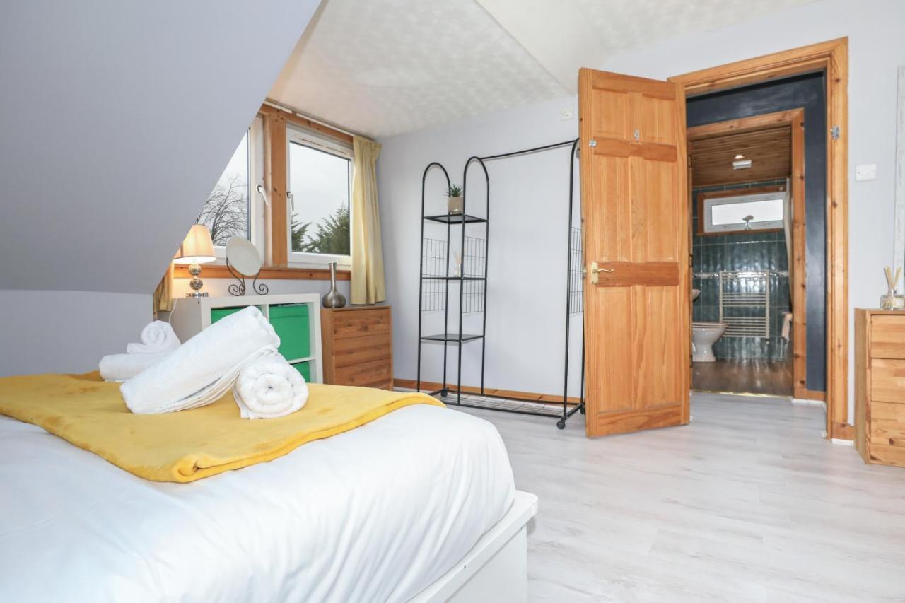 إدنبرة Beautiful 4 Bedroom Cottage - Ideal Location - Free Parking المظهر الخارجي الصورة