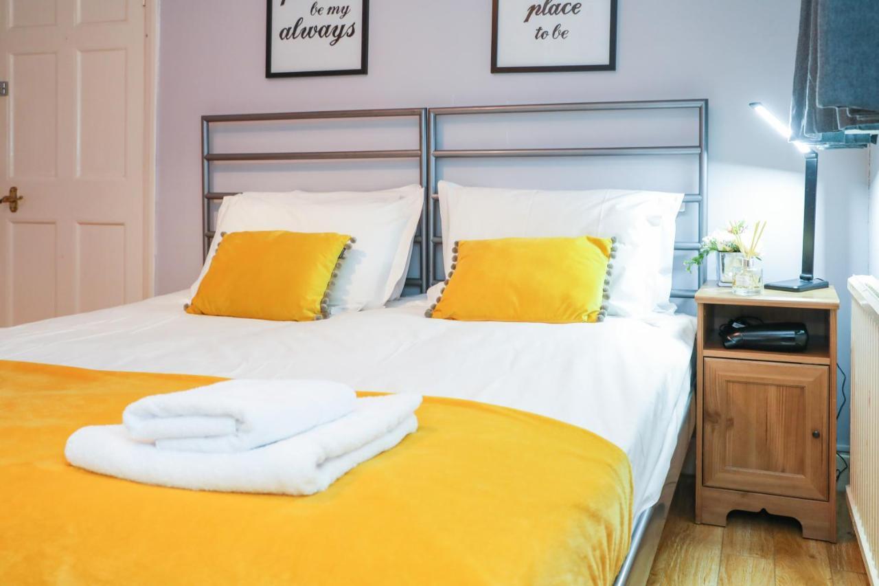 إدنبرة Beautiful 4 Bedroom Cottage - Ideal Location - Free Parking المظهر الخارجي الصورة